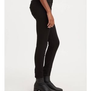 Levi's - Jeans - 711 -Skinny (Black)